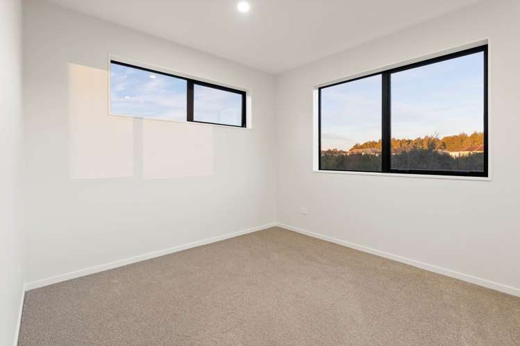 28 Castlebane Drive Flat Bush_13