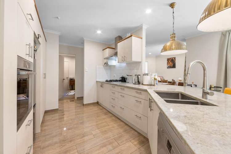 12 Mahuri Street Parklands_14