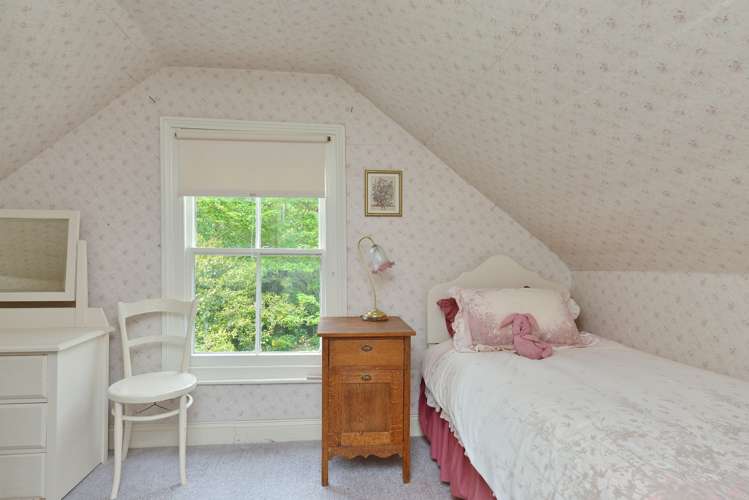 61 Gordon Street Southbridge_11