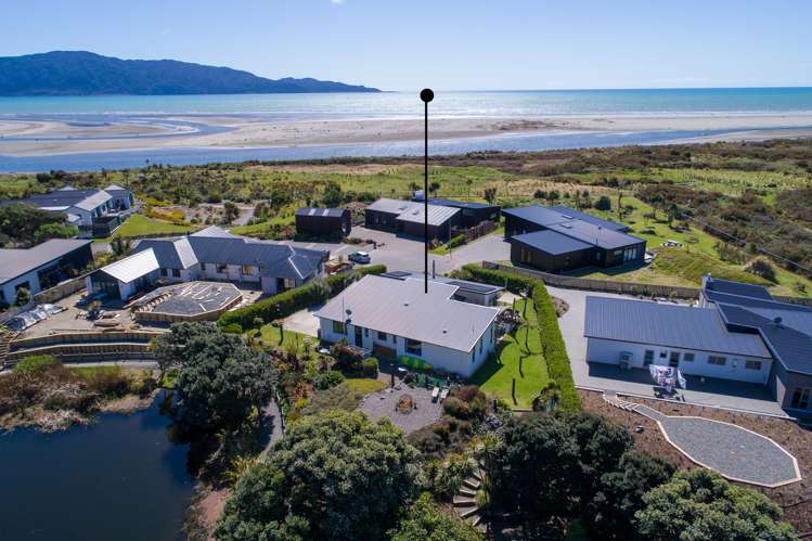 18 Takahe Drive Paraparaumu Beach_1