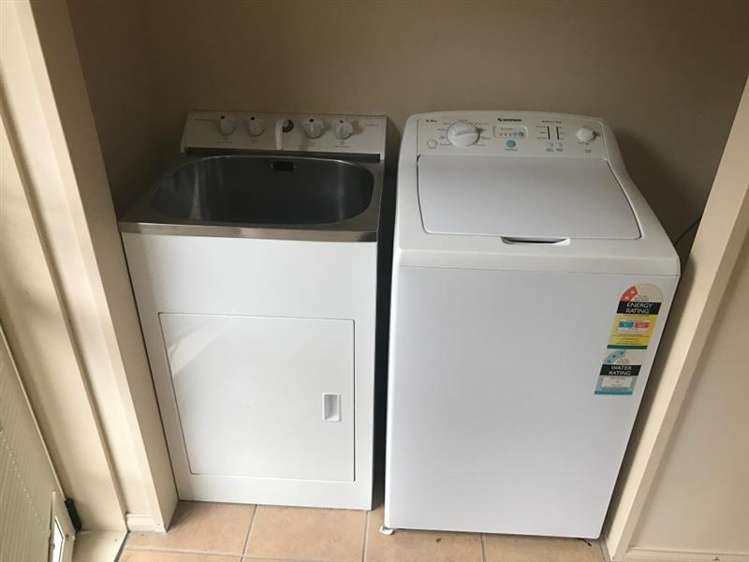 53 Hill Road Hillpark_13