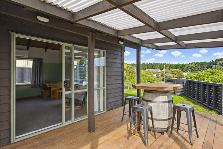 10 Arataki Grove Waitarere Beach_14