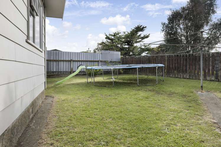 6 Yates Street Otaki Beach_13