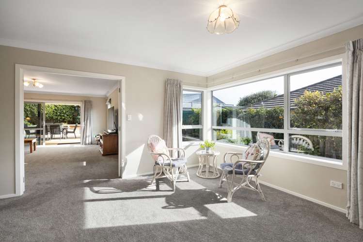 15 Evergreen Rise Grandview Heights_9