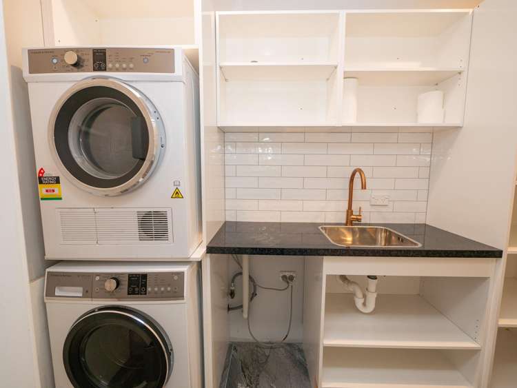 24 Dundonald Street Tainui_13