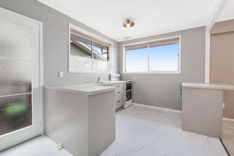 1/74 Chivalry Road Glenfield_3