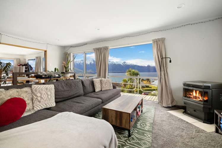 32 Avalon Crescent Fernhill/Sunshine Bay_0