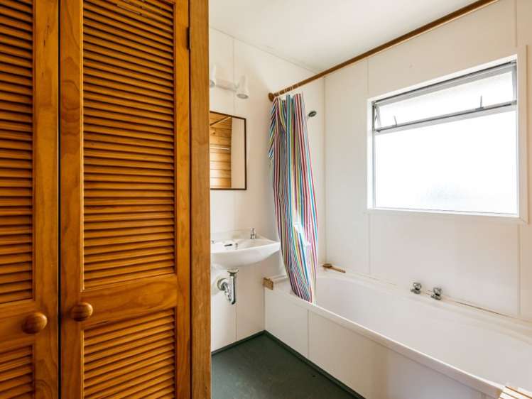 22 Queens Drive Oneroa_11