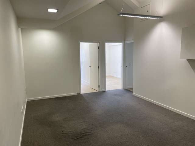 J1/18-24 Rees Street Queenstown_1