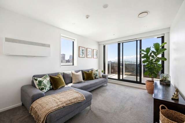 Stunning Seaview CBD living