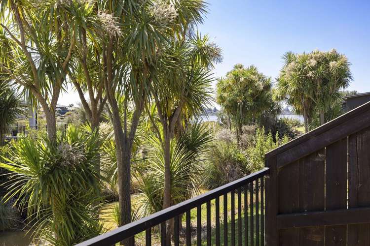 27 Tangaroa Place Poike_7