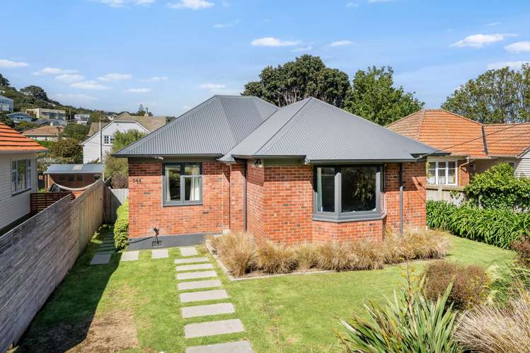 544 Broadway Strathmore Park_17