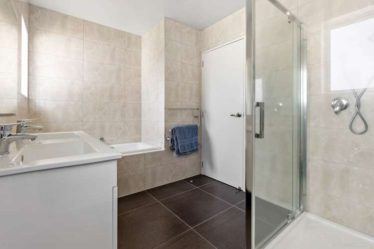 152 Hill Road The Gardens_10