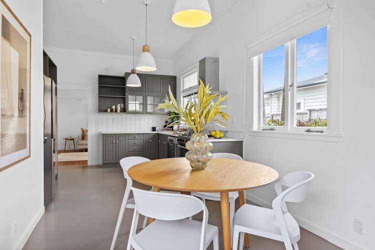 65 Aramoana Avenue Devonport_11