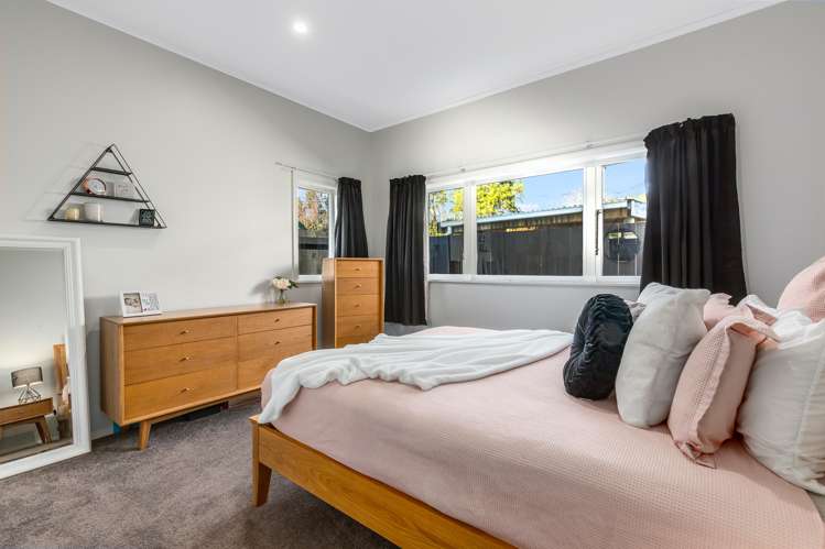 12a Heretaunga Square Silverstream_6