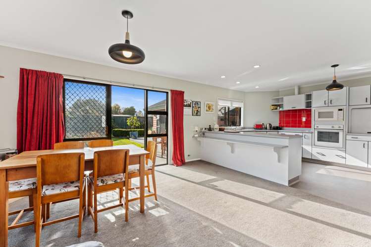 15 Tudor Grove Feilding_4