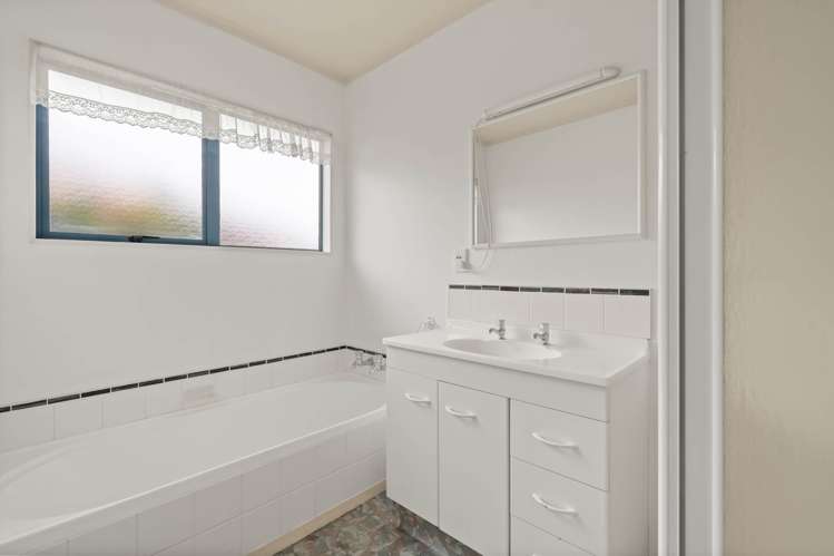2 Pemberton Way Greerton_5