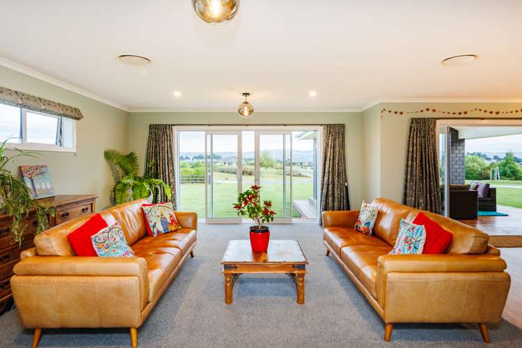 21 Loveston Lane Kelvin Grove_12