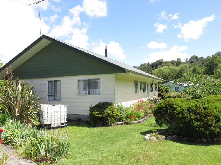 1 Munson Street Reefton_13