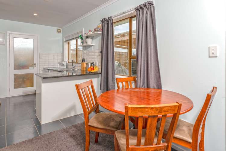 16a Churchill Avenue Manurewa_9