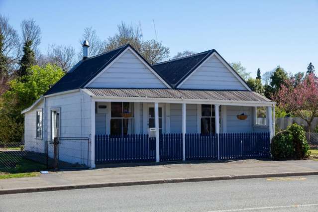 Quaint Cottage with History and Heart