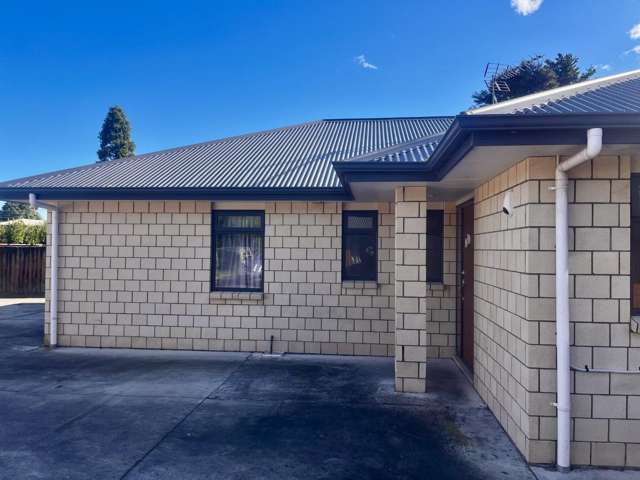 Modern, six bedroom home, in the Heart of Hillcrest!