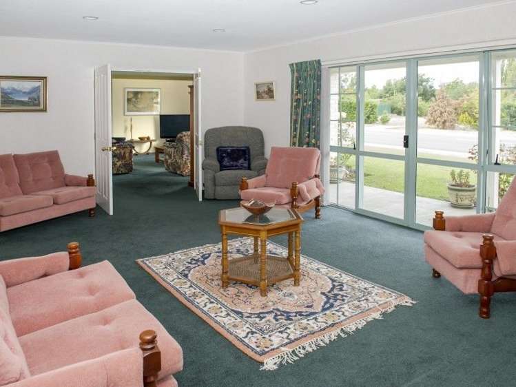 2 Mclellan Place Albert Town_8