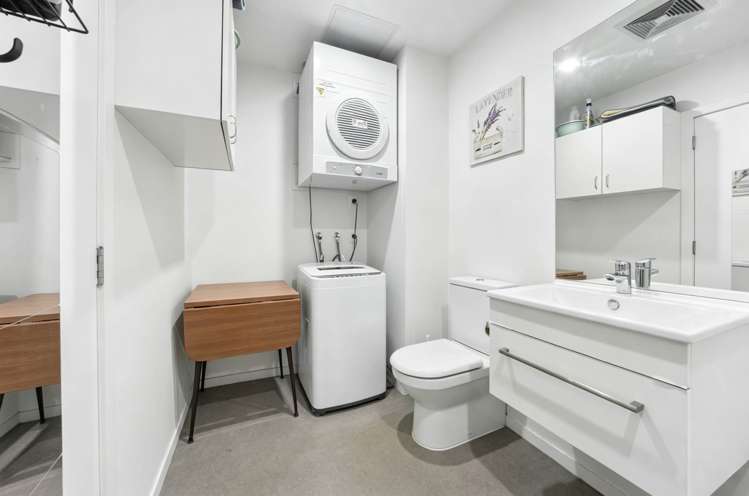 1211/20 McCrae Way New Lynn_9