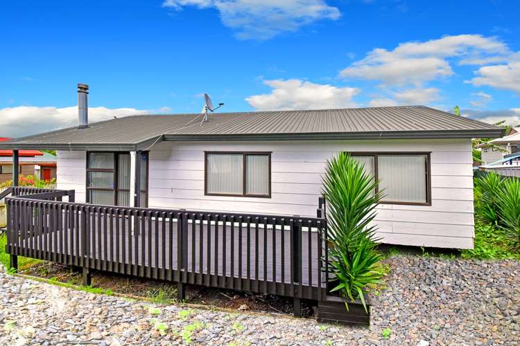 2/11 Barneys Farm Road Clendon Park_8