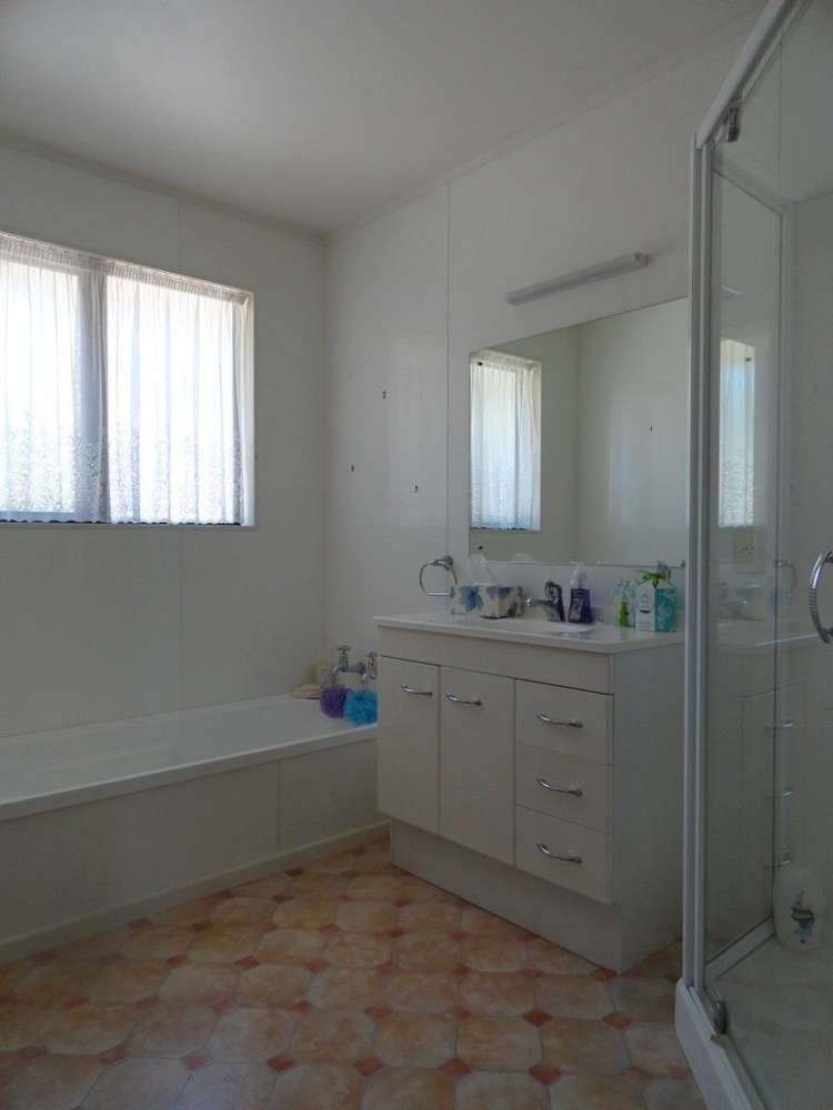 4 Standish Place Stoke_16