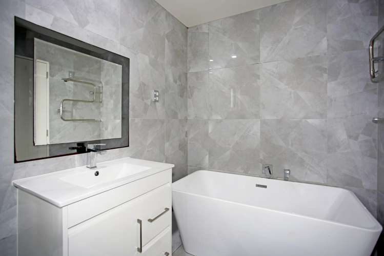 5B Misty Place Papatoetoe_12