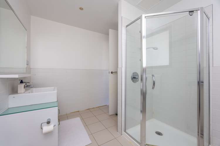 1208/18 Beach Road Auckland Central_10