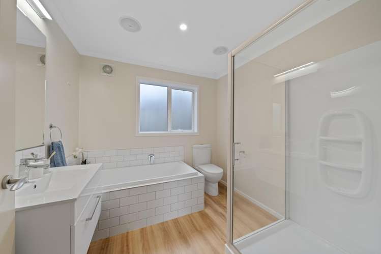 49A Raroa Terrace Tawa_13