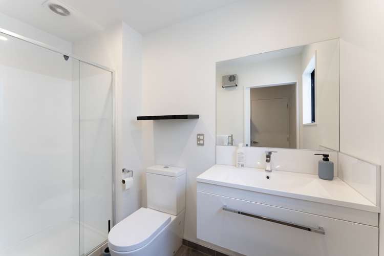 83 Faringdon Boulevard Rolleston_7