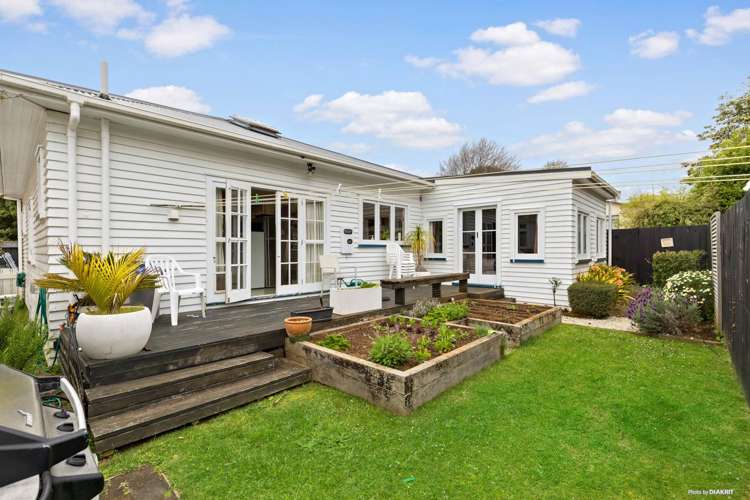 23 Fernleigh Avenue Royal Oak_9