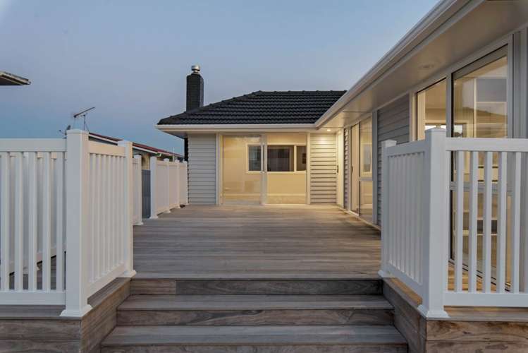 117 Tirimoana Road Te Atatu South_15