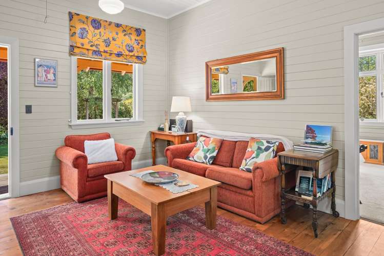 697 Leader Road East Parnassus_20