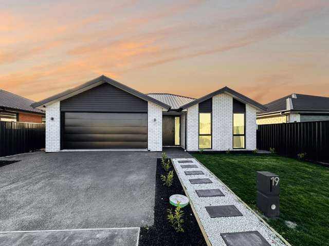 Owner Relocating to Auckland - Must Sell!