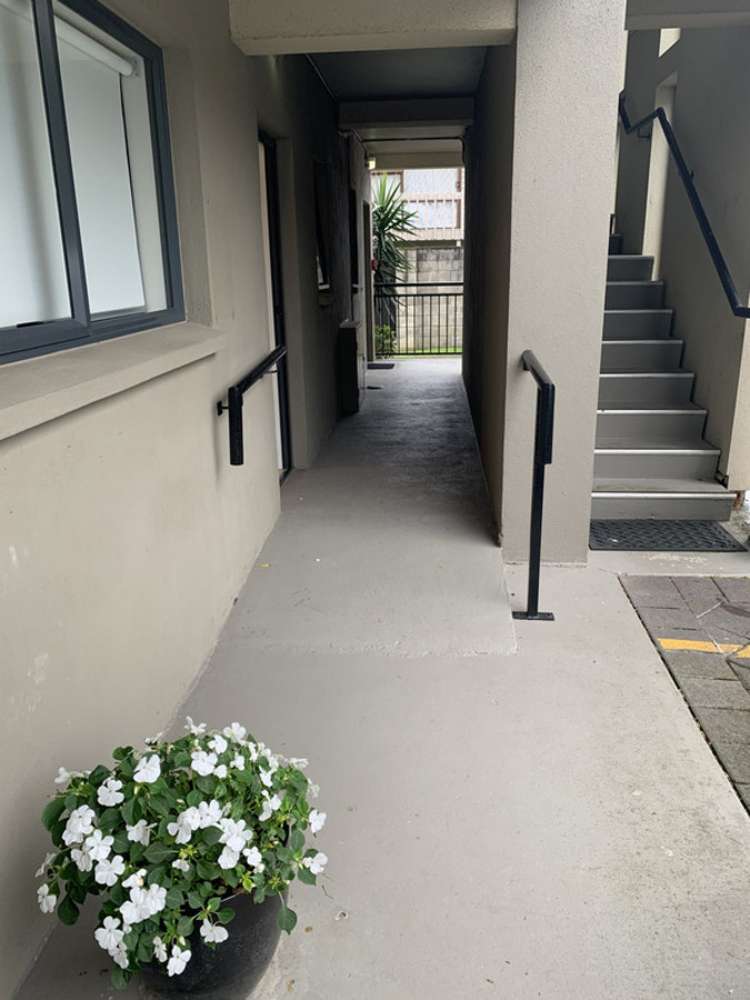 1g/25 Weranui Road Waiwera_9