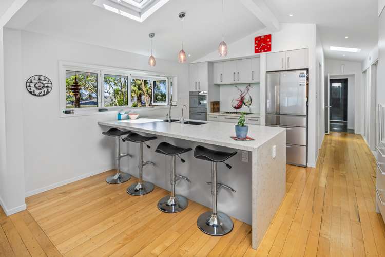 210 Royal Road Massey_8