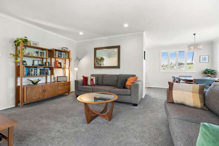 1/7 Athena Drive Totara Vale_11