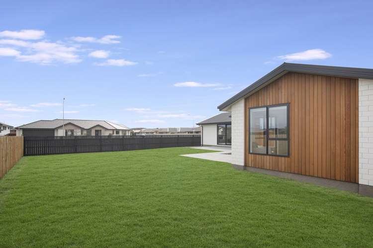 22 Kingsbridge Drive Burwood_16