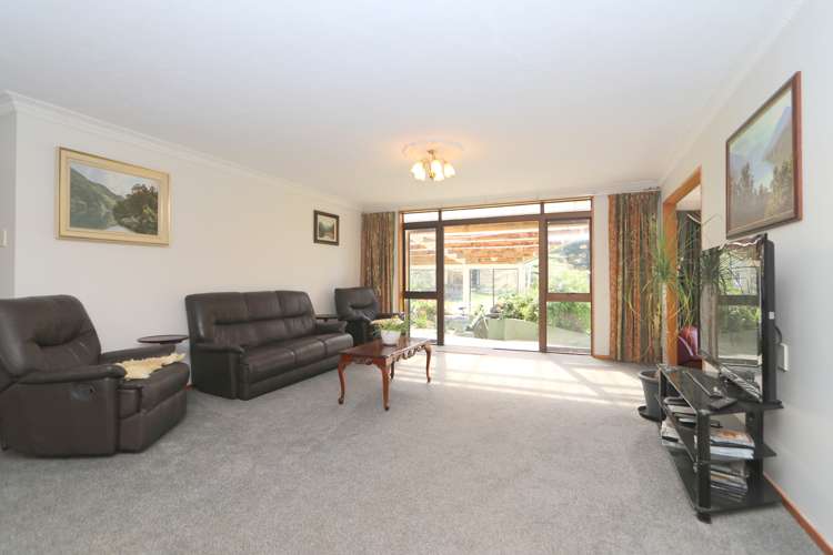 81 Erskine Road Otatara_32