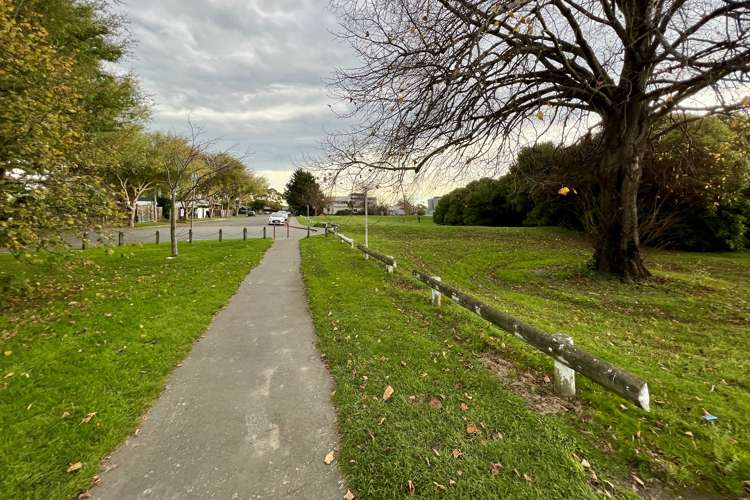 2/14 Moule Street Addington_17