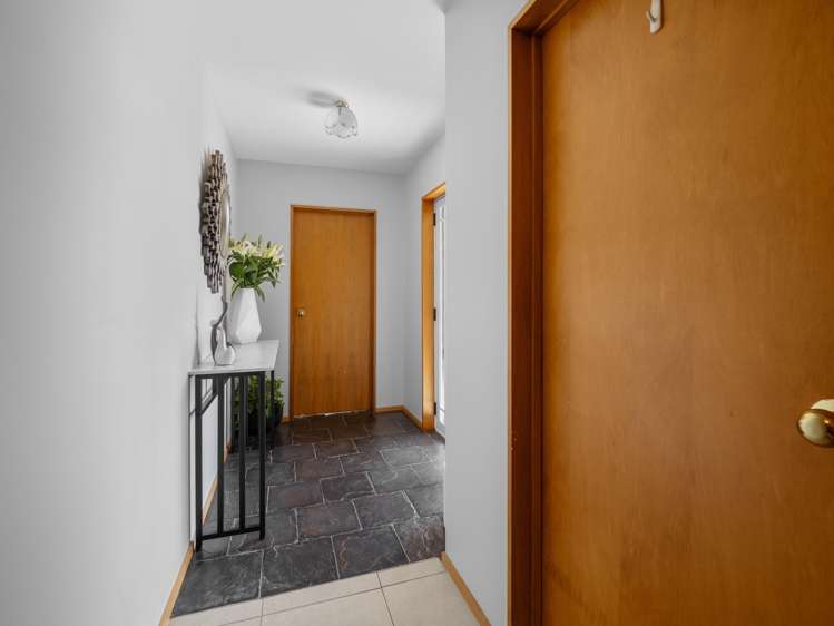 9 Falcon Drive Allenton_18