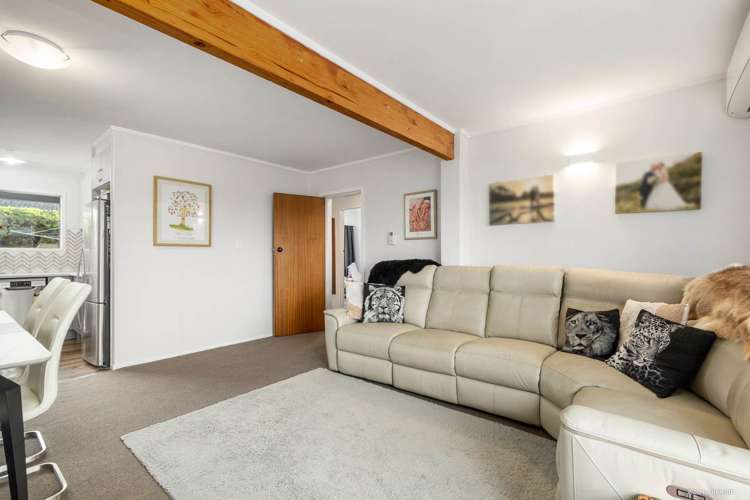 2/231 Queen Street Pukekohe_3