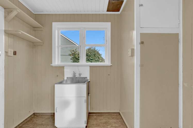 42 Pitcairn Crescent Bryndwr_16