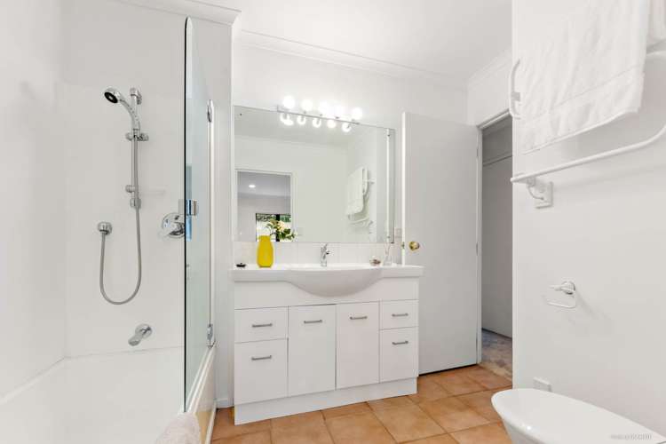 9/1 Ambrico Place New Lynn_9