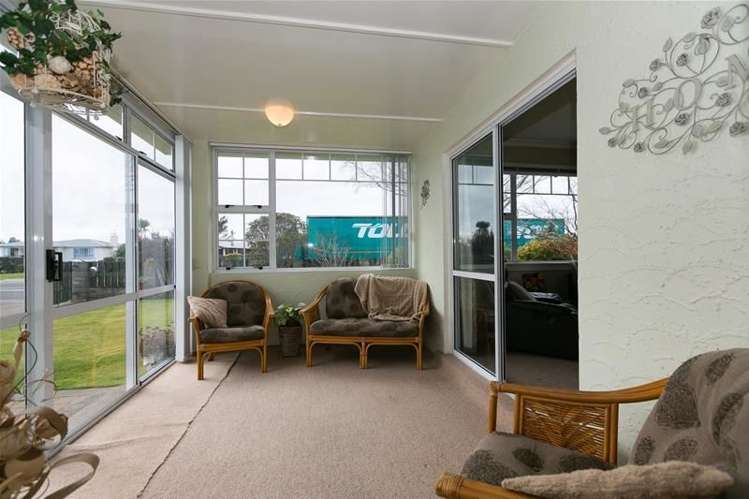 229 Glover Road Hawera_17