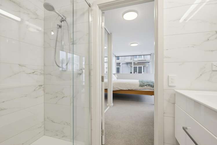 1/19 Pirie Street Mount Victoria_14
